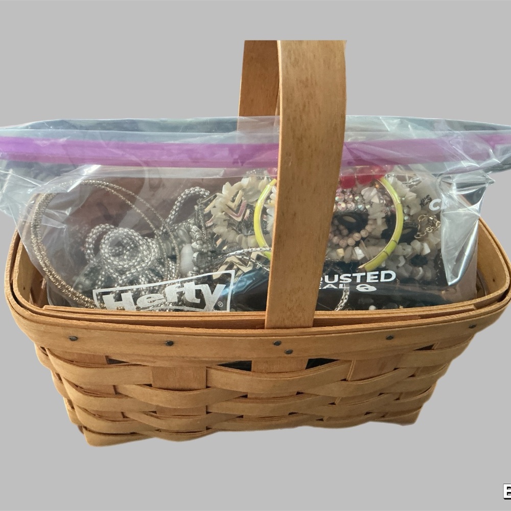 Authentic Longaberger Basket w/ 2 lbs Vintage & Modern Jewelry Mystery Lot - Picture 3 of 7